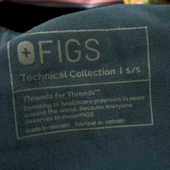 FIGS Scrubs Set Men’s Leon Top Cairo Cargo Pants Dark Blue EUC Size Small - Picture 6 of 11